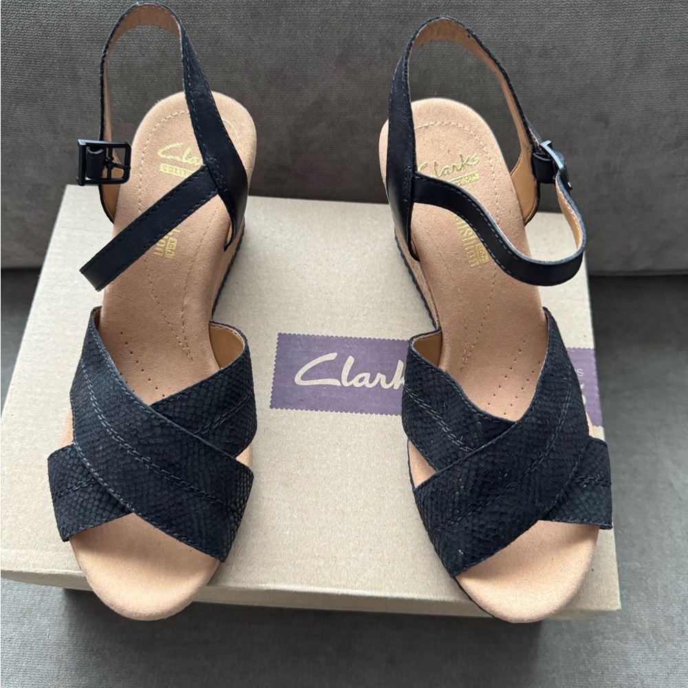 Clarks Women's Black Leather Braided Wedge Sandals 6.5 NWT
